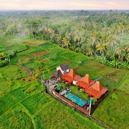 One Bedroom Grand Javanese Joglo Ubud 1 Buitenkant foto